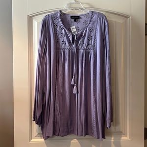 Lightweight lavender spring/ summer blouse. Pull over